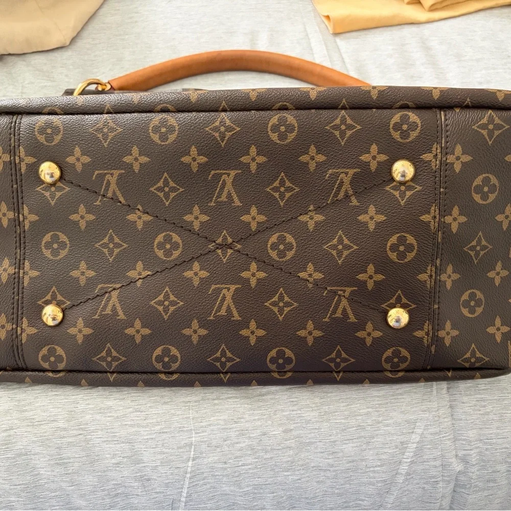 Louis Vuitton Brown Monogram Shoulder Bag - Picture 7 of 16